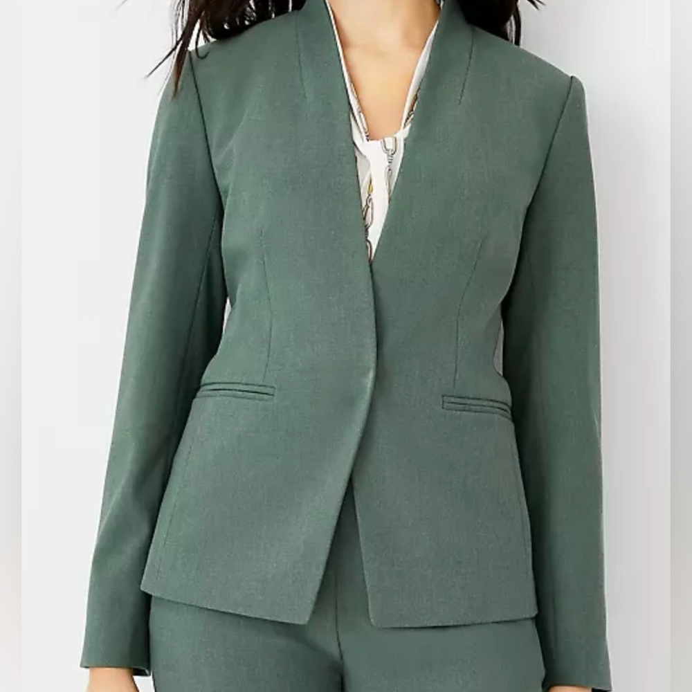Ann Taylor The Petite Cutaway Blazer Bi-Stretch